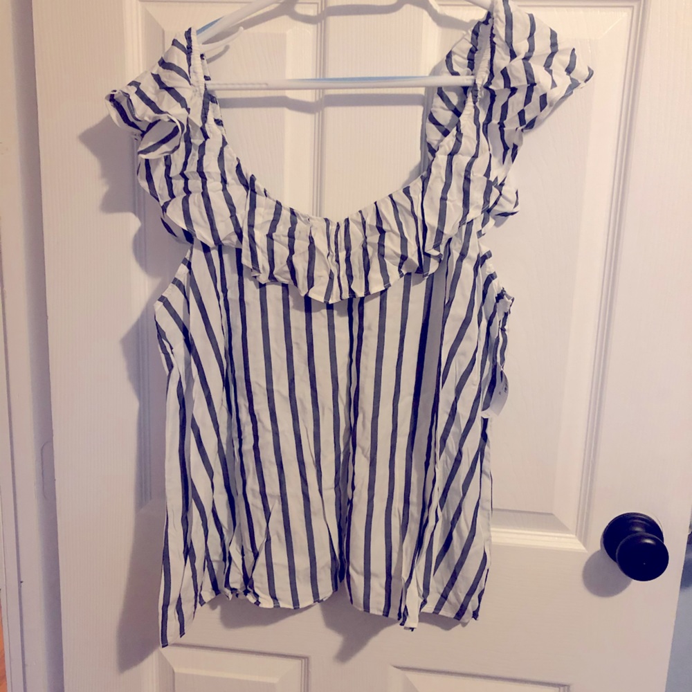 NWT Off the shoulder tank